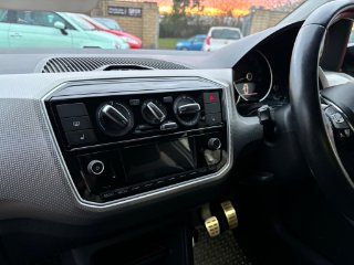 /photos/9954/81f2cc96-46cc-4228-9a7c-32d28ccb2025_i320x240.jpg